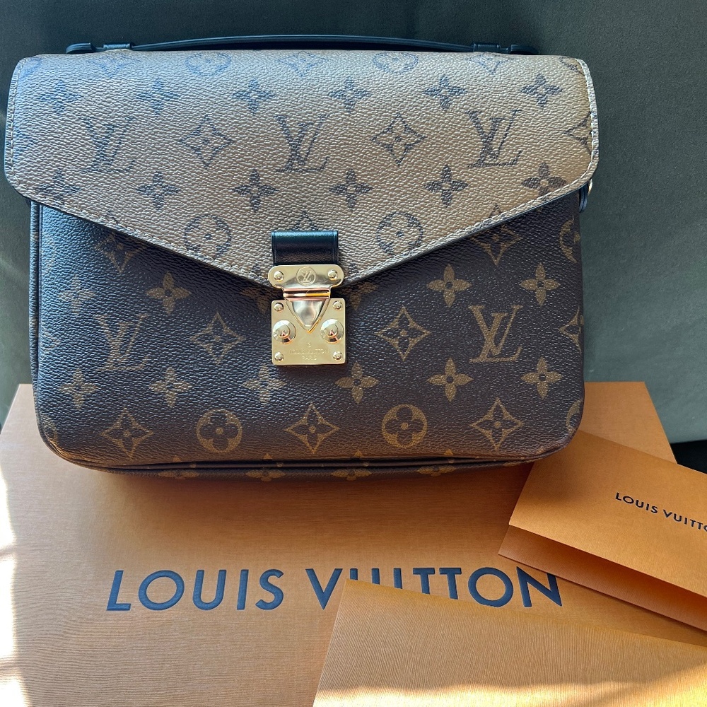 Louis Vuitton Reverse Monogram Pochette Métis